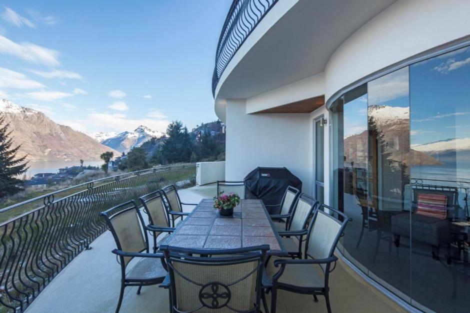 Belvedere Breath Taking Lake & Mountain Views Villa Queenstown Exterior photo